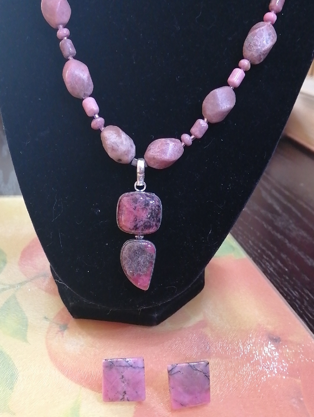 Rhodonite Beaded Necklace with Pendant+ Earring,It Believed Can Enhanced Love